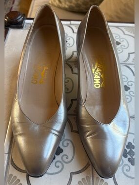 Vintage Salvatore Ferragamo Dale Metallic Taupe Leather Pointed-Toe Shoes